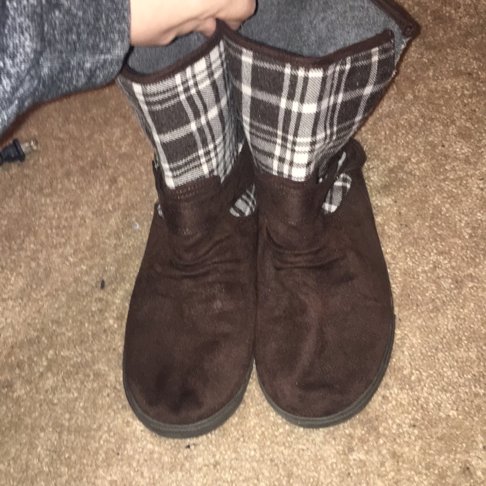 Mid calf Roxy boots size 9